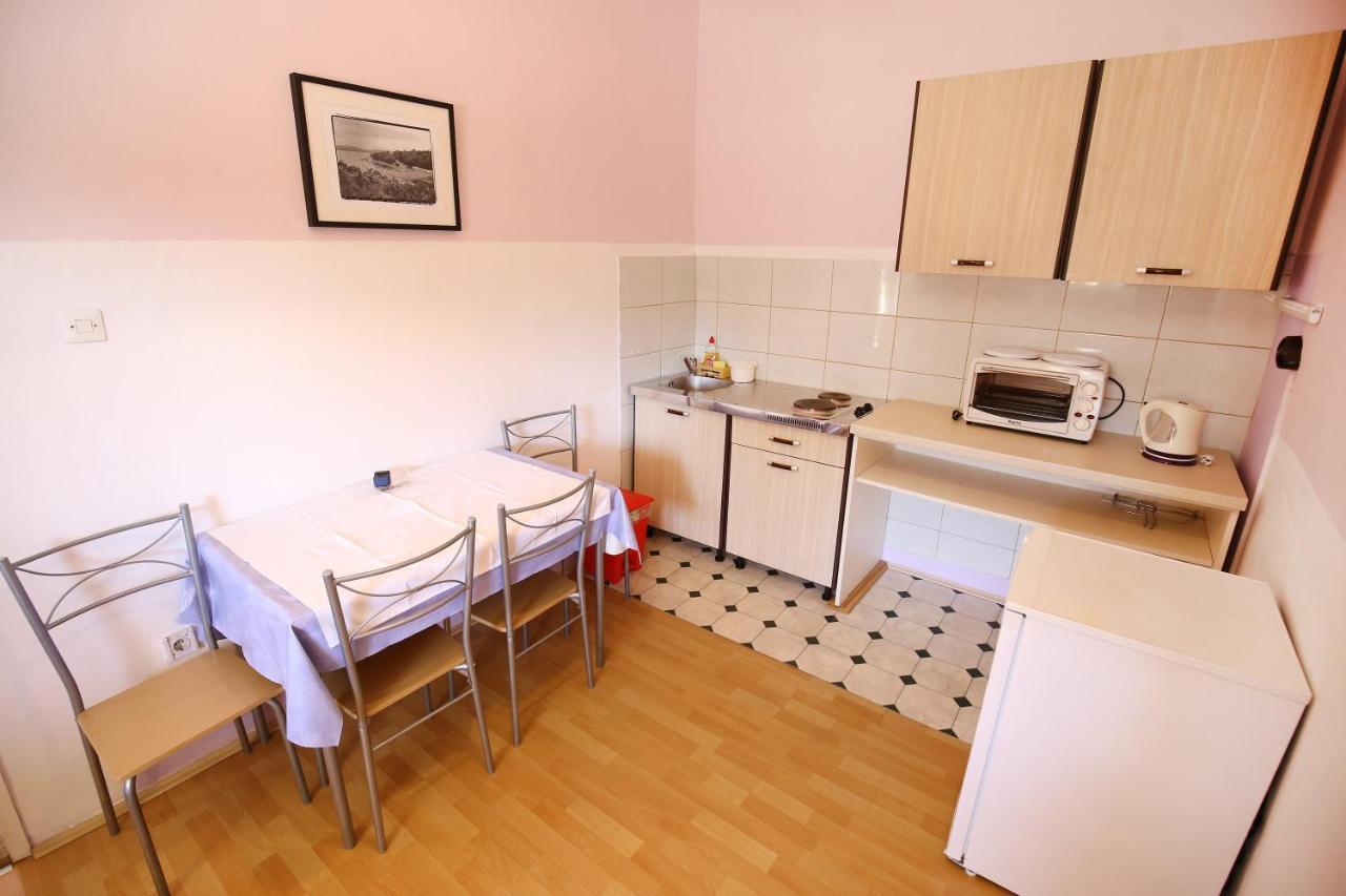 Apartmani Buca Биоград на Мору Екстериор снимка