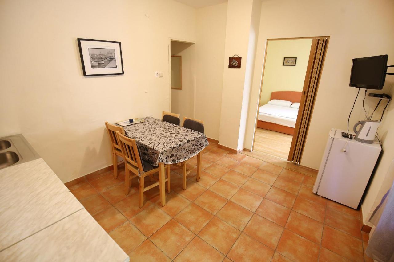 Apartmani Buca Биоград на Мору Екстериор снимка