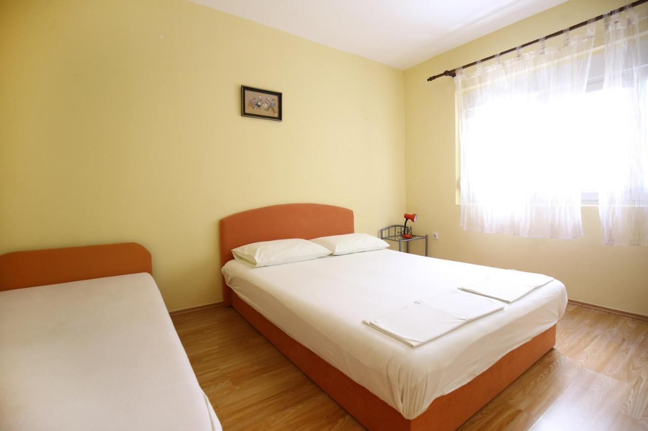 Apartmani Buca Биоград на Мору Екстериор снимка