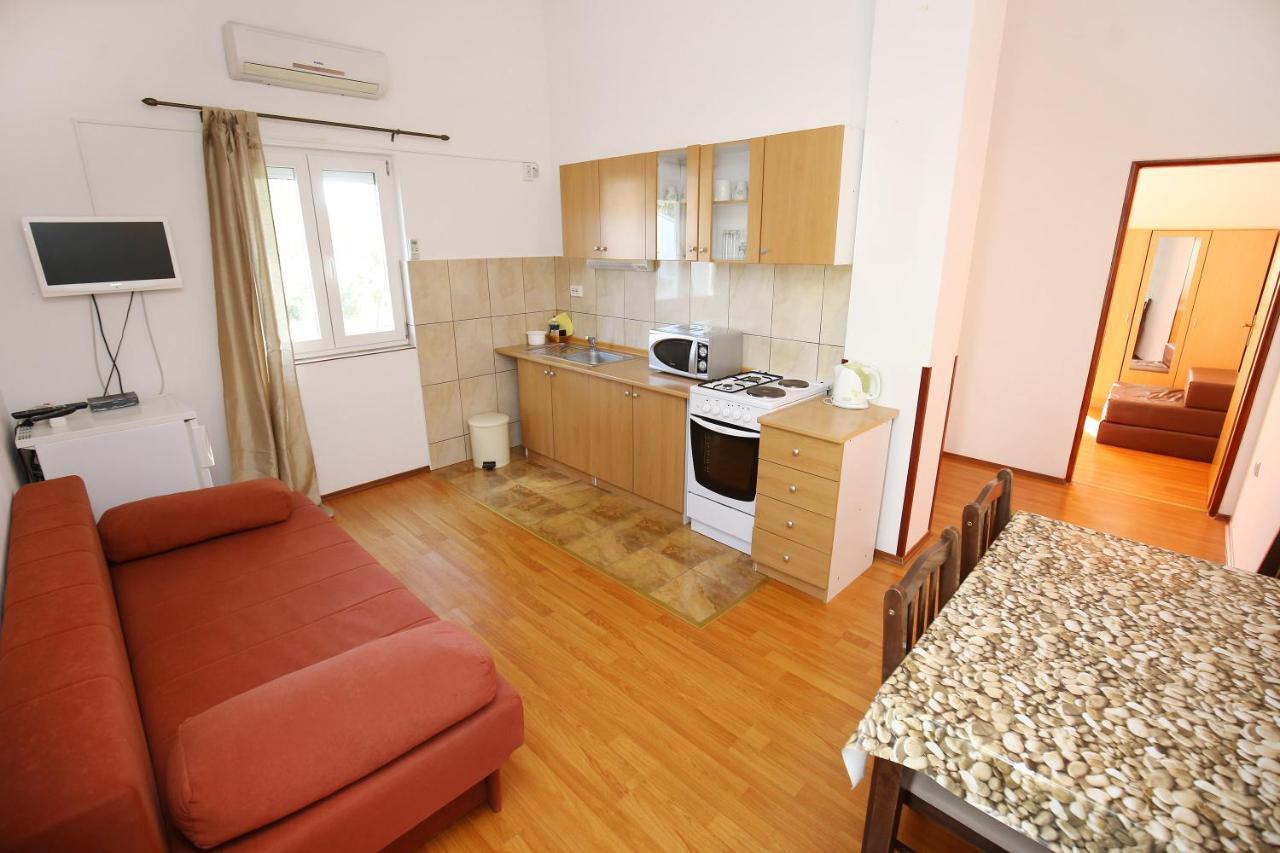 Apartmani Buca Биоград на Мору Екстериор снимка